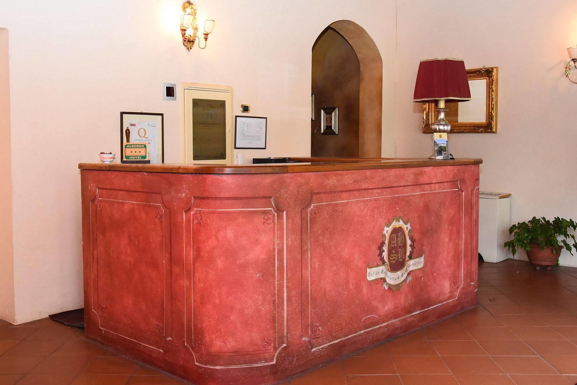 Albergo Dimora Storica Antica Hostelleria Крема Екстериор снимка
